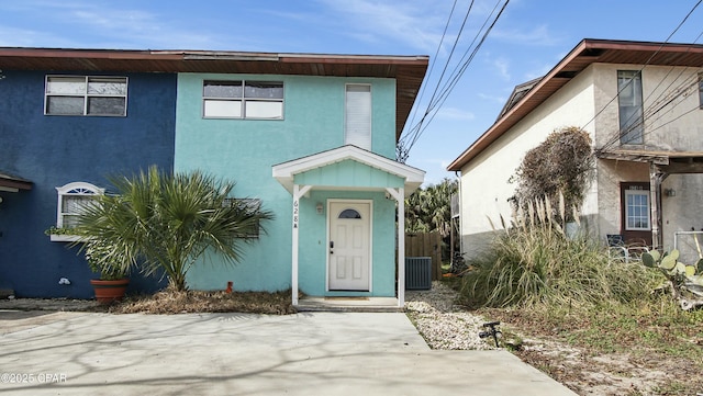 view of front of property with a patio area