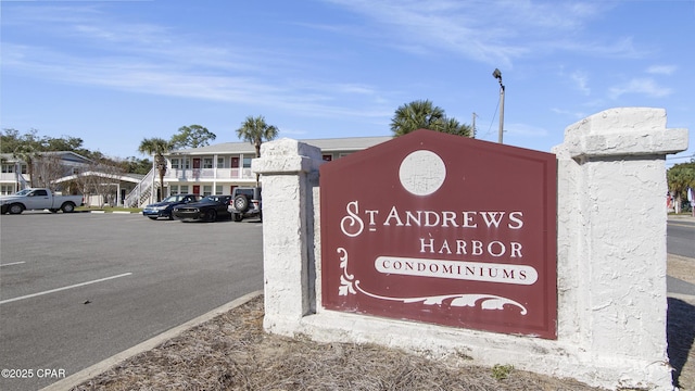 view of community / neighborhood sign