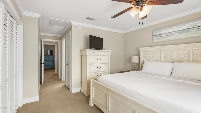 bedroom featuring ornamental molding, light carpet, and ceiling fan