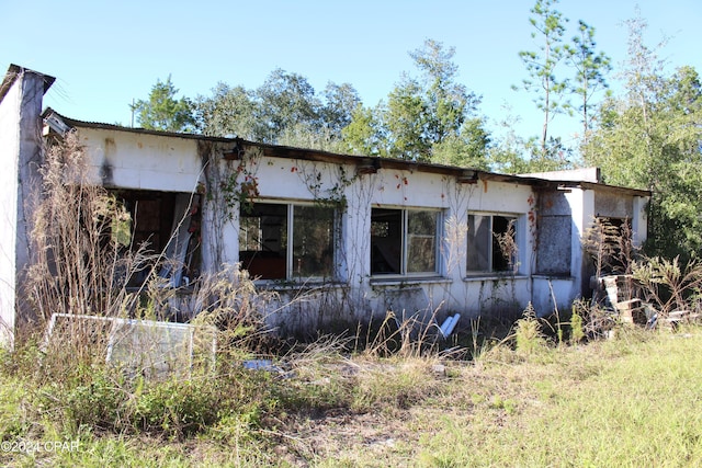 view of home's exterior