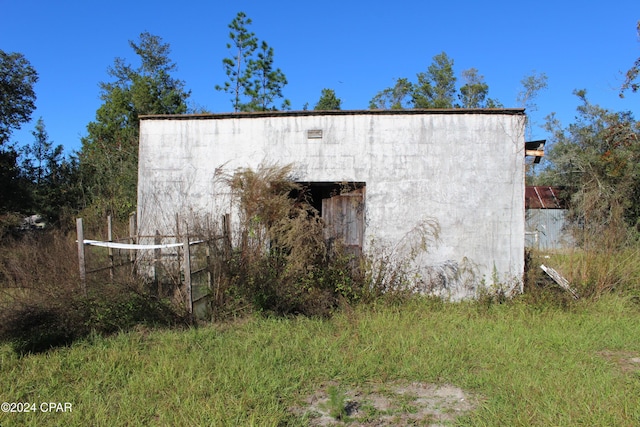 view of outdoor structure