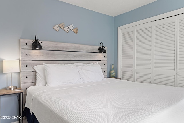 bedroom featuring a closet