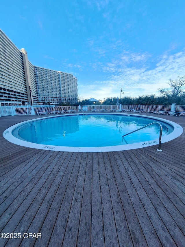 view of swimming pool