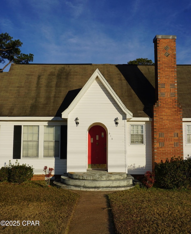 view of front facade