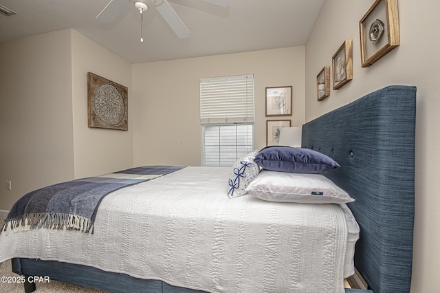 bedroom with ceiling fan