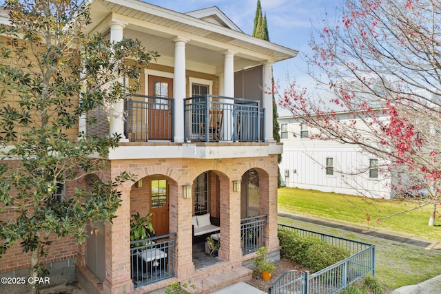 view of front of house featuring covered porch