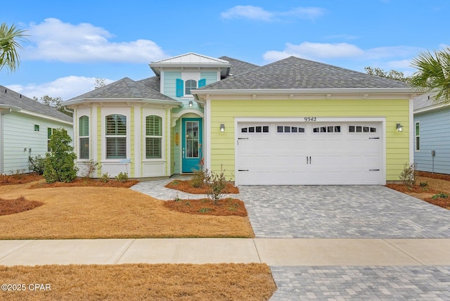 view of front facade featuring a garage