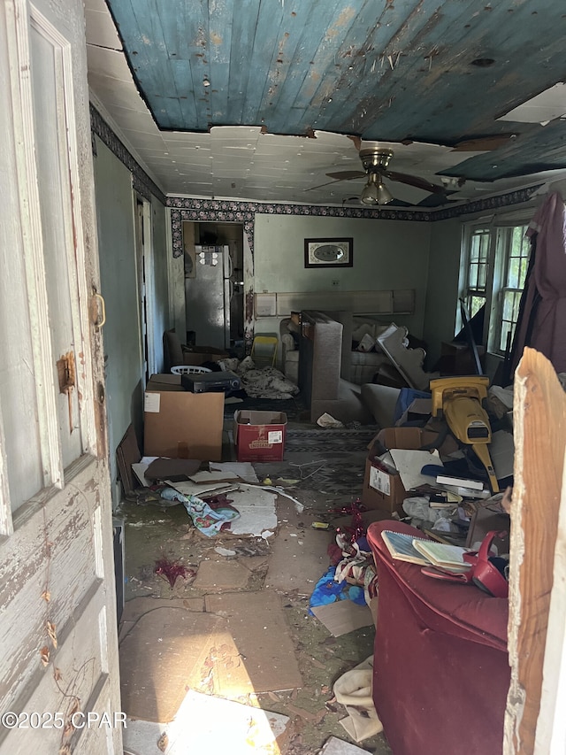 misc room with ceiling fan