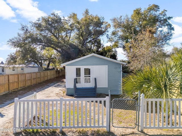 view of front of property