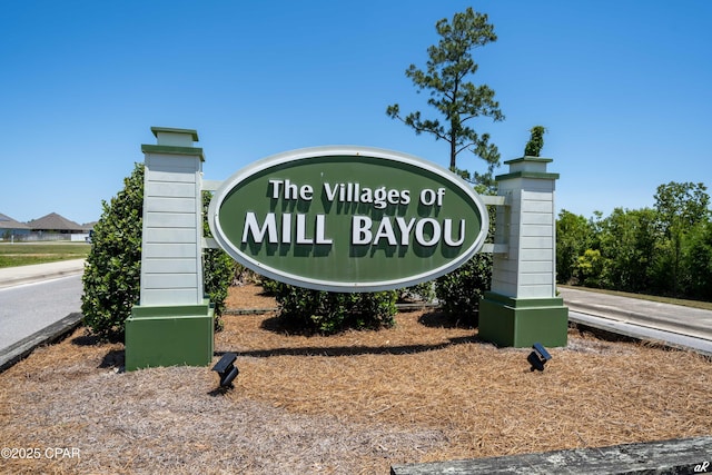 view of community / neighborhood sign