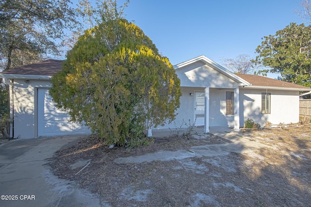 view of front facade with a garage