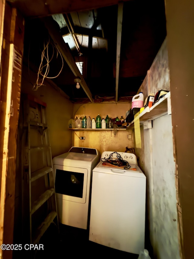 laundry room with independent washer and dryer