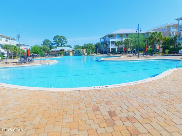 view of swimming pool