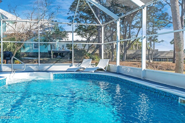 view of yard featuring a water view