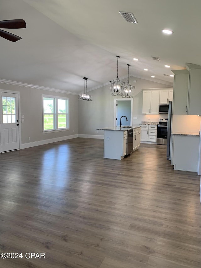 0000 Green Meadows Trl Lot 11, Marianna, FL 32446 - kitchen featuring appliances with stainless steel finishes, lofted ceiling, crown molding, open floor plan, and baseboards