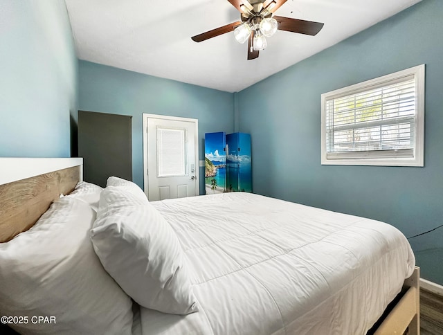 bedroom with ceiling fan