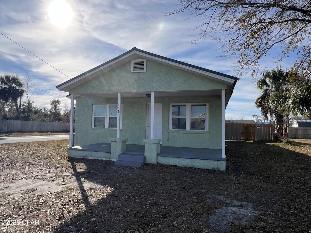 bungalow featuring covered porch