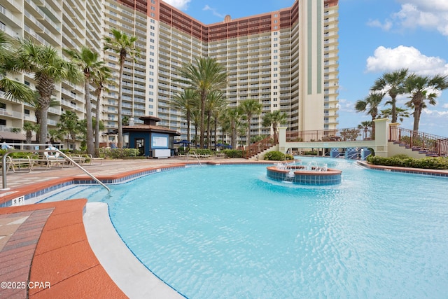 view of swimming pool