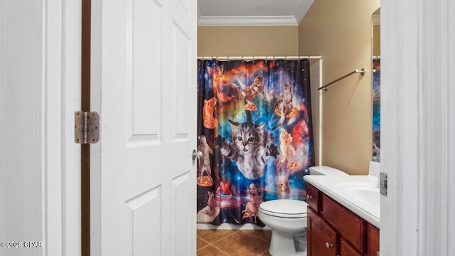 full bathroom featuring toilet, a shower with curtain, tile patterned flooring, crown molding, and vanity