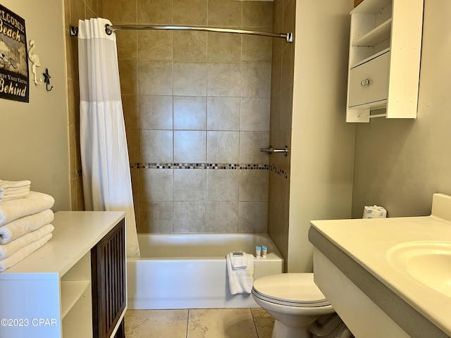 full bath with vanity, toilet, and shower / bath combo with shower curtain