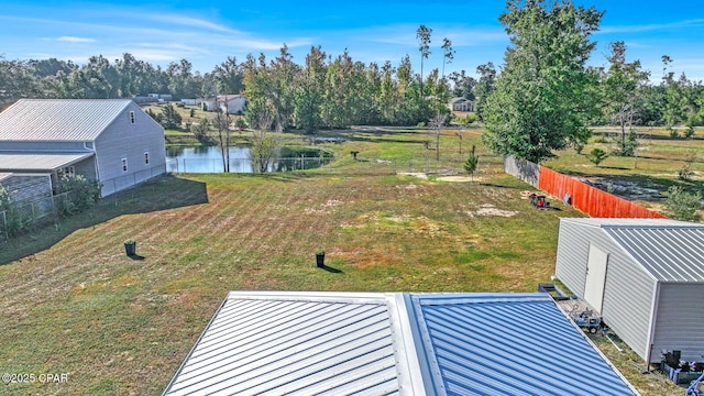 view of yard featuring a water view