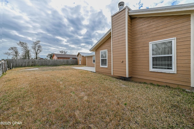 view of yard featuring a patio