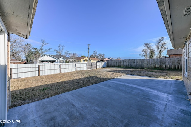 view of yard featuring a patio area