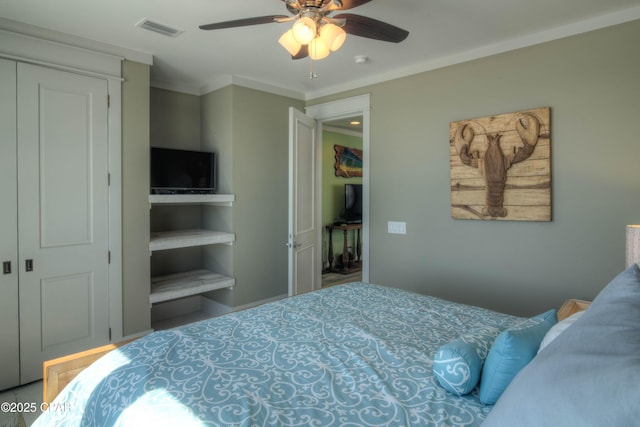 bedroom featuring crown molding and ceiling fan