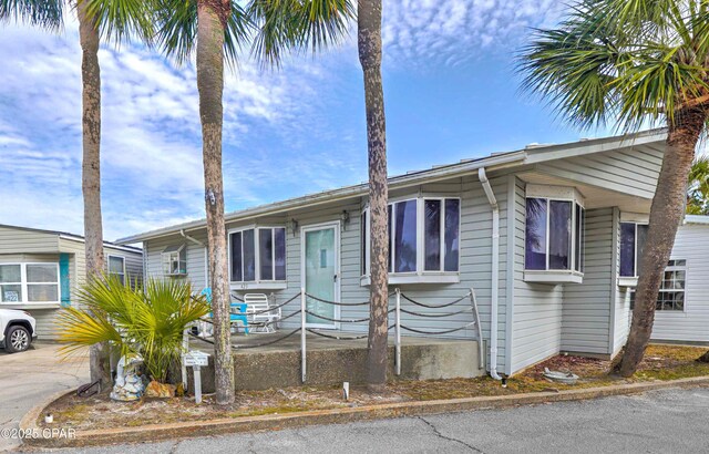 423 Snook Ln, Panama City Beach, FL 32408 - view of front facade