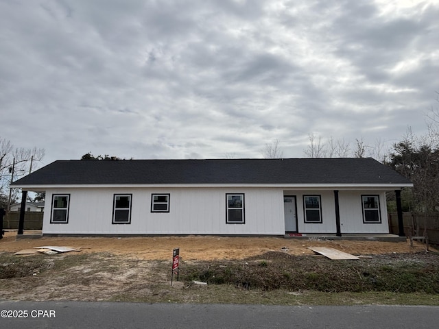 ranch-style home with covered porch