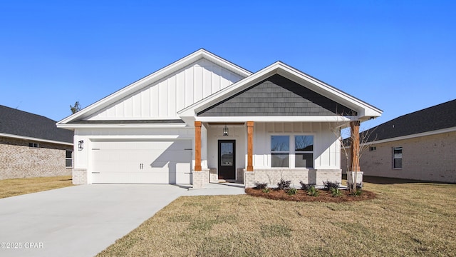 craftsman inspired home featuring a front lawn, a garage, and a porch