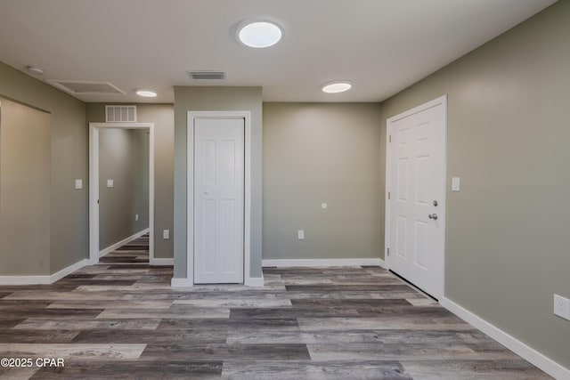 1705 Lake Ave, Panama City, FL 32401 - foyer featuring wood finished floors and baseboards