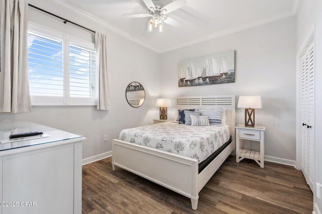 6627 Thomas Dr Unit 1702, Panama City Beach, FL 32408 - bedroom featuring a ceiling fan, crown molding, baseboards, and wood finished floors