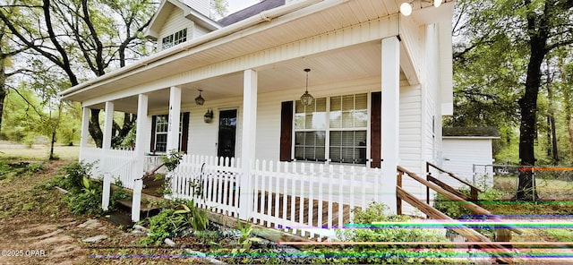 property entrance featuring a porch