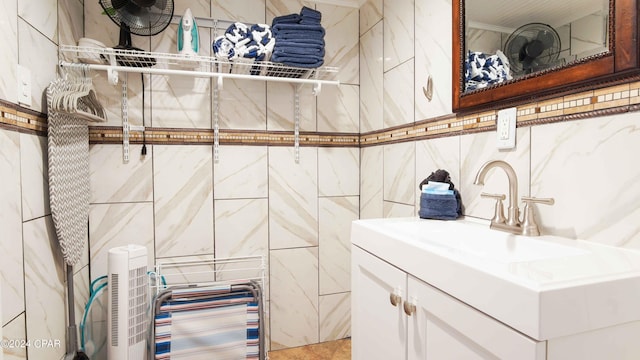 14401 Front Beach Rd Unit 432, Panama City Beach, FL 32413 - bathroom featuring tile walls and vanity