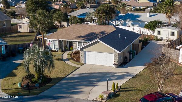 birds eye view of property featuring a residential view