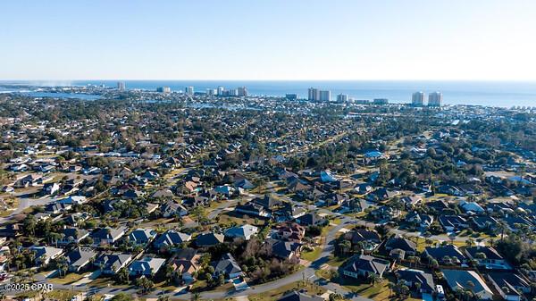 bird's eye view featuring a water view