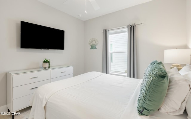 bedroom with ceiling fan