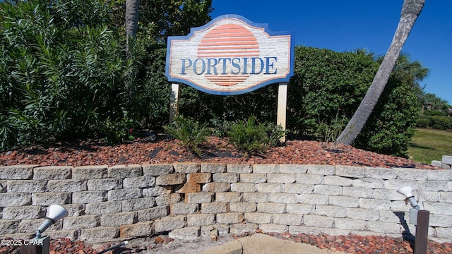 view of community / neighborhood sign