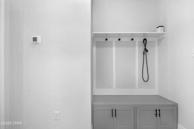 38 Cozy Cv, Freeport, FL 32439 - view of mudroom