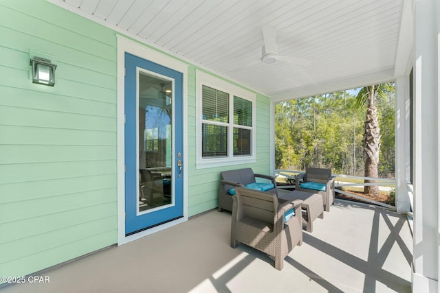 view of patio / terrace with a porch and ceiling fan