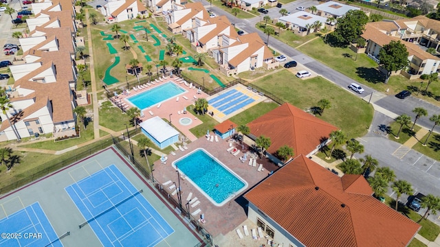 birds eye view of property featuring a residential view