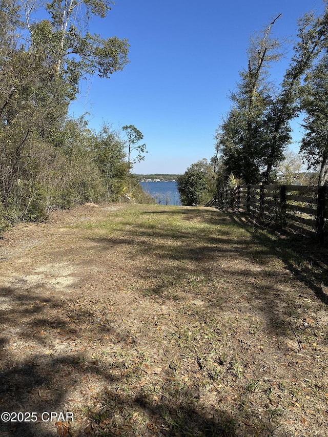 Listing photo 3 for 452 Lakepoint Rd, Alford FL 32420