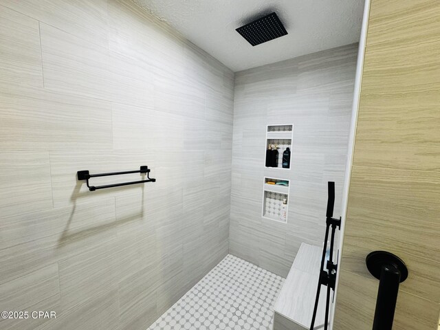 7224 Resota Ln, Panama City, FL 32409 - bathroom featuring tiled shower