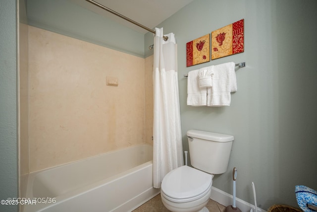 16819 Front Beach Rd Unit 716, Panama City Beach, FL 32413 - full bath with toilet, baseboards, and shower / tub combo