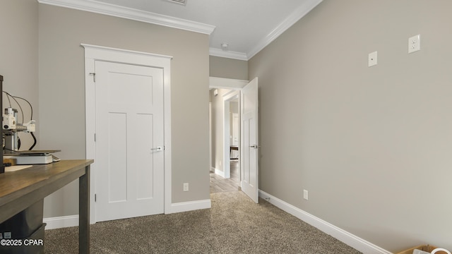 5301 Alexander Ln, Panama City, FL 32404 - interior space with carpet flooring, crown molding, and baseboards