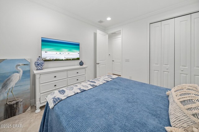 bedroom featuring recessed lighting, visible vents, a closet, and ornamental molding
