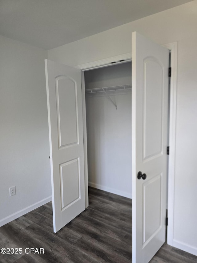 4610 Pineview Dr, Marianna, FL 32446 - view of closet