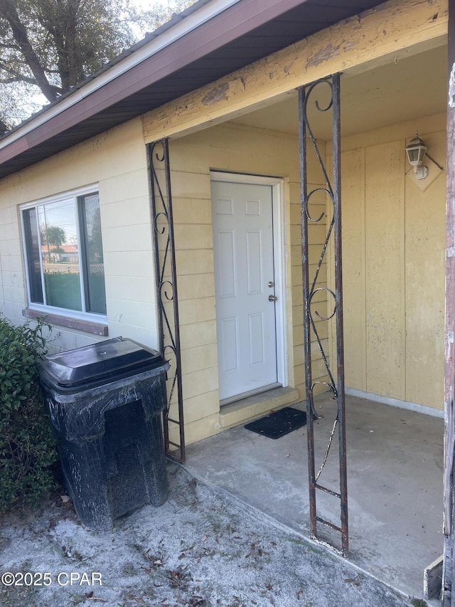 609 Bob Little Rd, Panama City, FL 32404 - entrance to property with concrete block siding