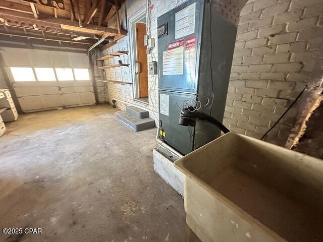 garage with heating unit